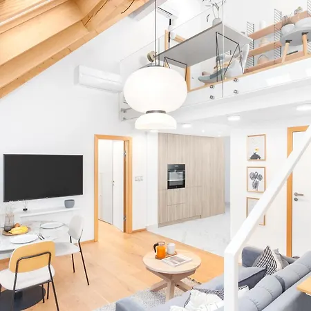 Days - Maisonette - Trendy Area * Прага