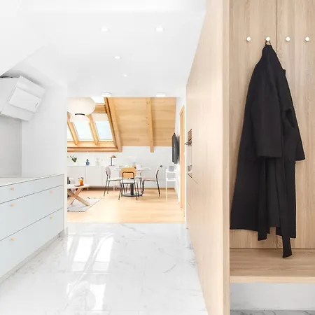 Days - Maisonette - Trendy Area