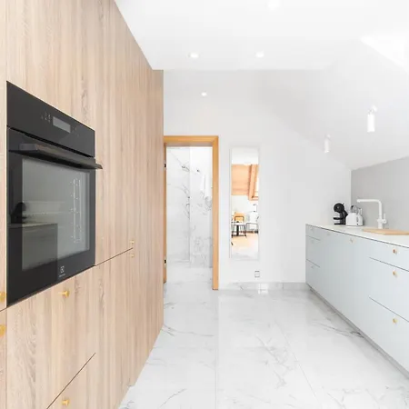 Days - Maisonette - Trendy Area Apartment Prague