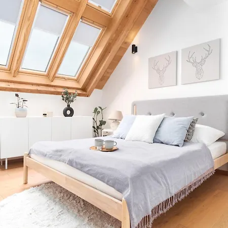 Days - Maisonette - Trendy Area Apartment Prague